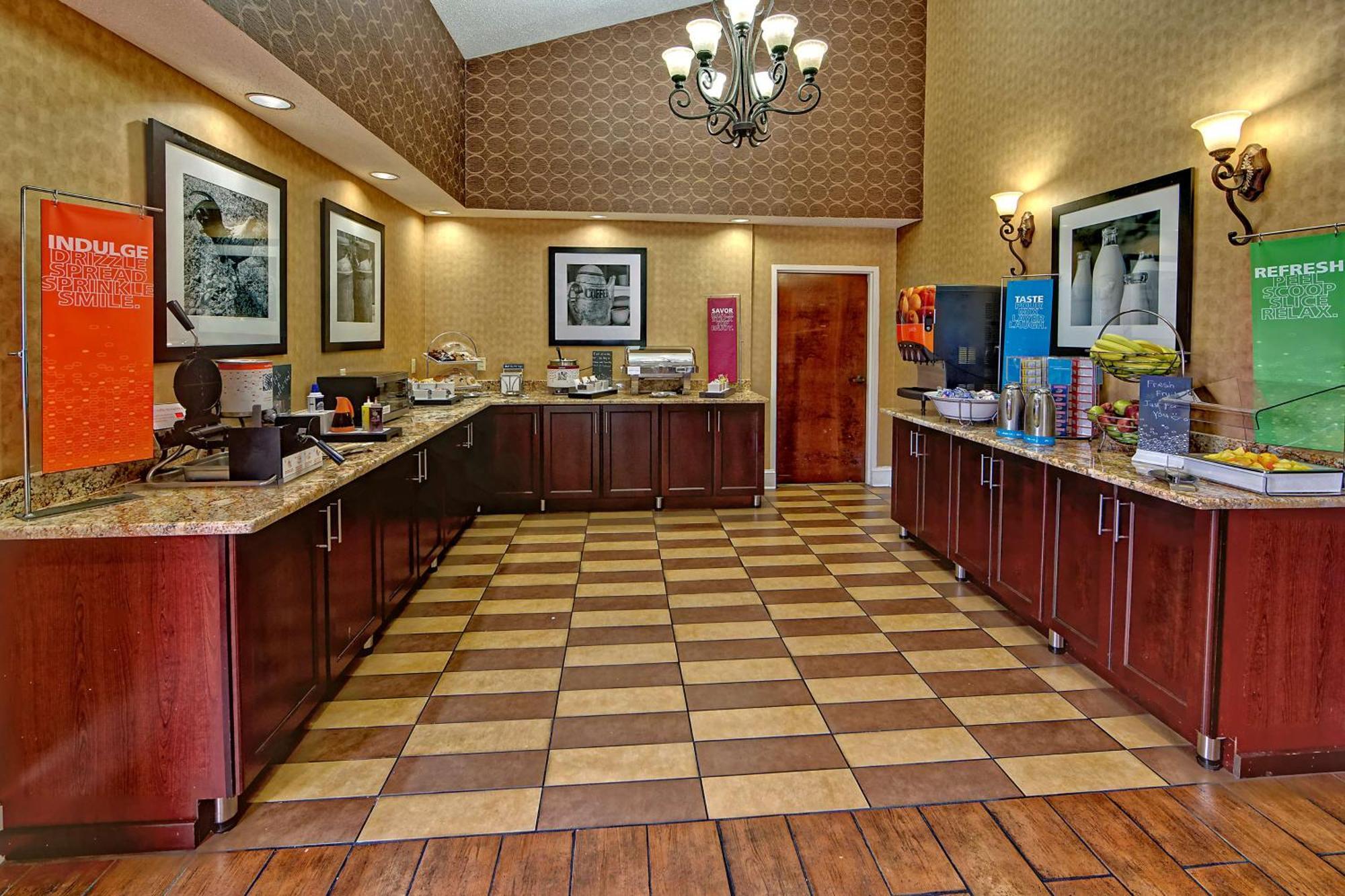 Hampton Inn Морристаун Экстерьер фото