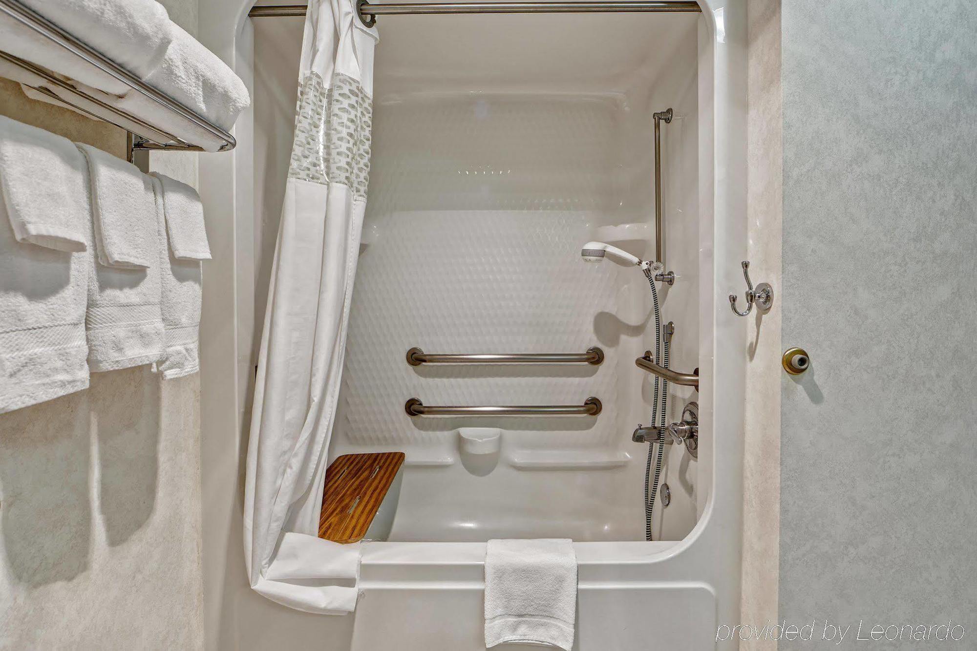 Hampton Inn Морристаун Экстерьер фото