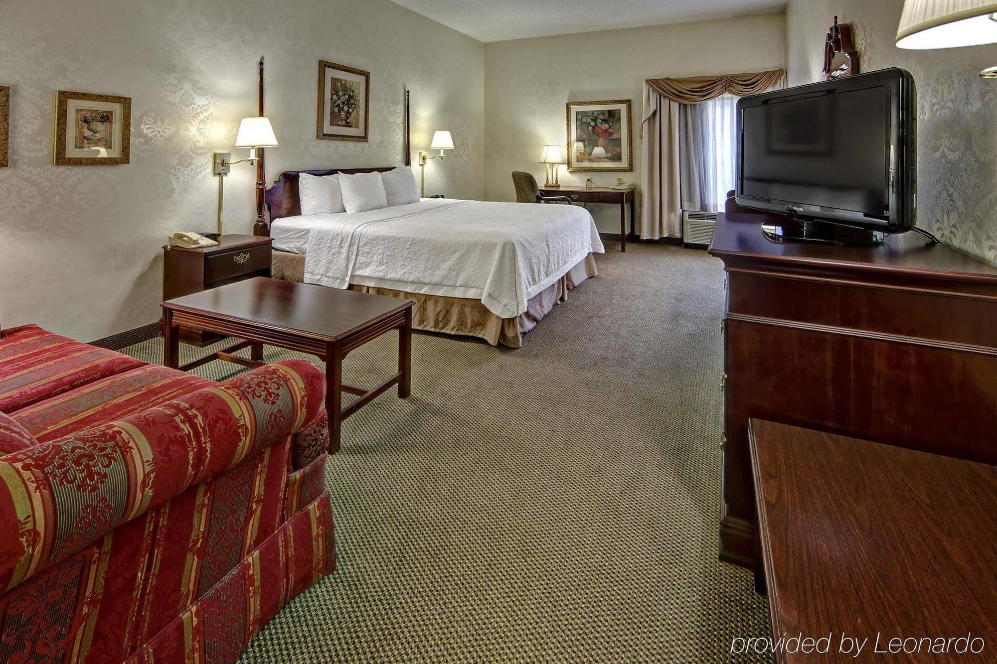 Hampton Inn Морристаун Экстерьер фото